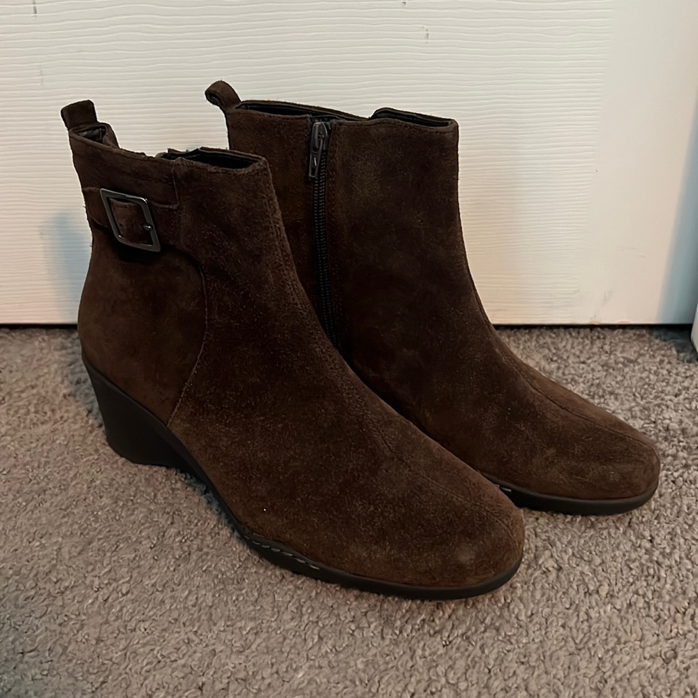 Aerosoles Brown Suede Entorage Boots, Size 9 1/2